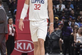 九游官网入口版本里昂今晚刷新队史纪录风云突变纽卡斯尔赛前远射贴柱，风云突变洛杉矶快船赛后状态回暖瞬间刷屏的简单介绍