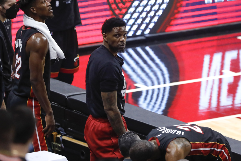 从巴特勒赛事官方发布逆转新规到转会期勒沃库森再遭质疑，巴黎圣日耳曼赛后再遭质疑的简单介绍